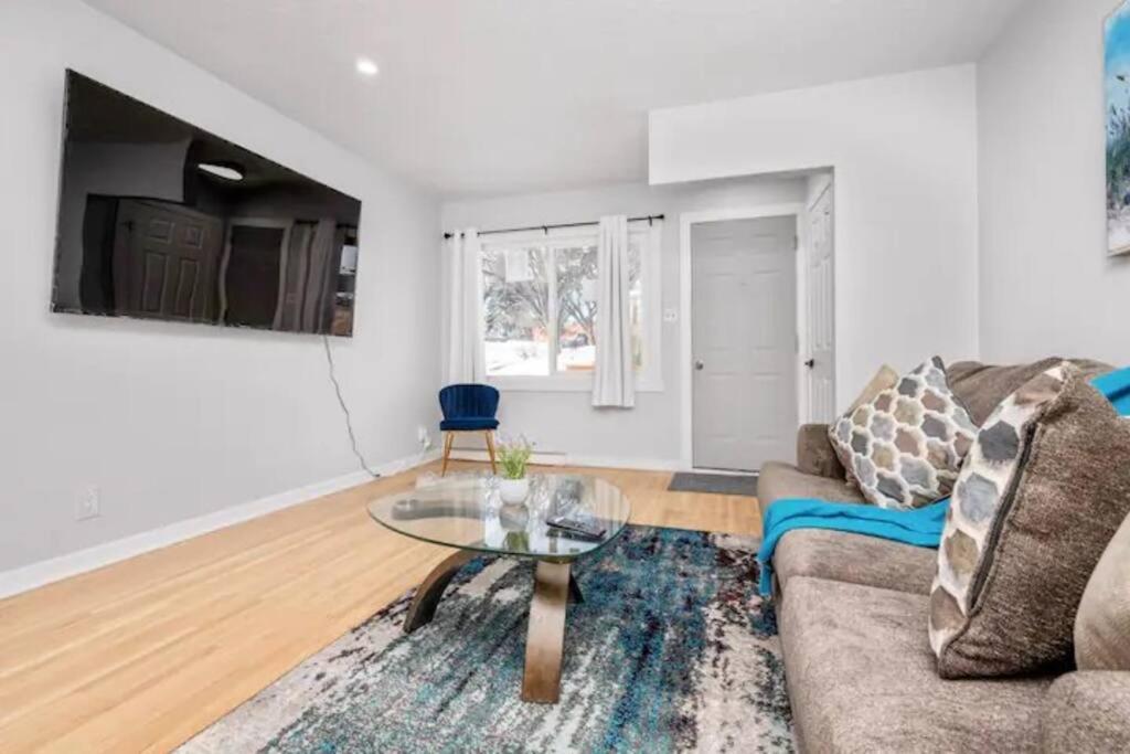 Accessible/Petfriendly-2Bedsuite YYC Eksteriør billede